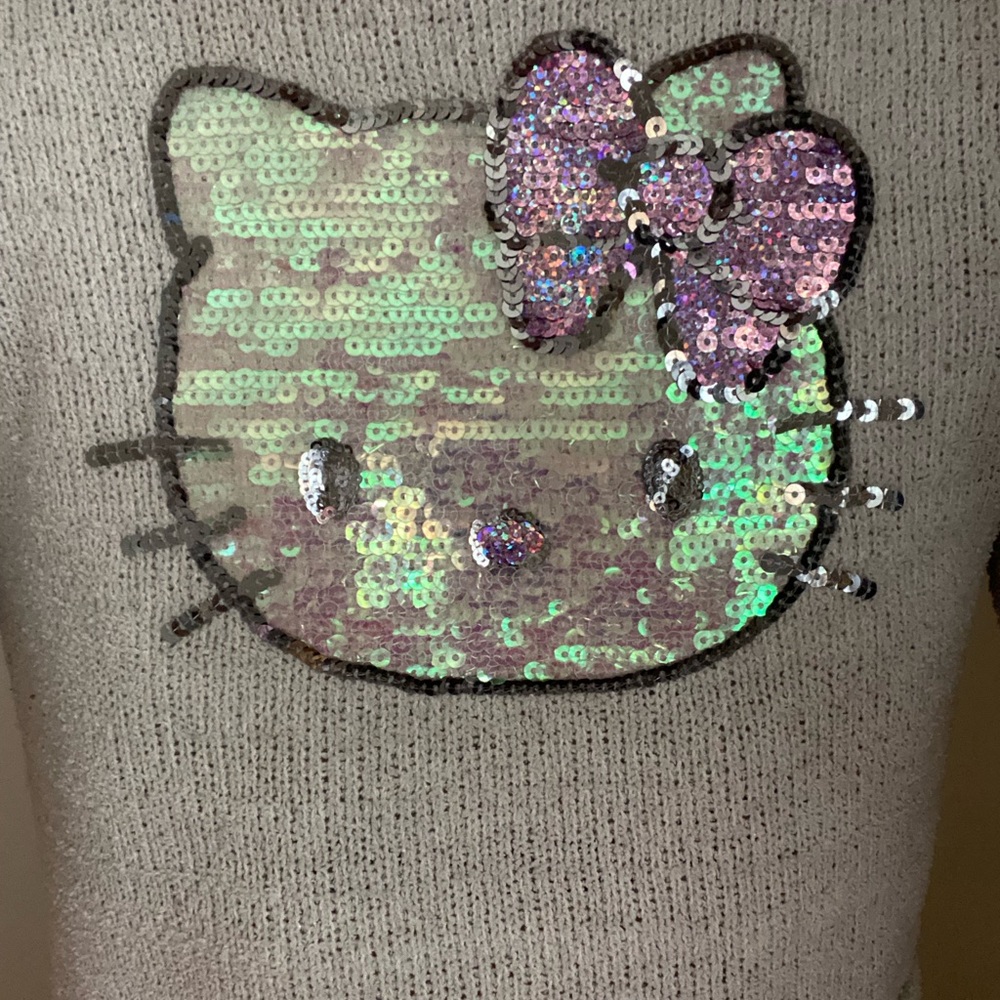 Hello Kitty Sweater - Picture 2 of 4